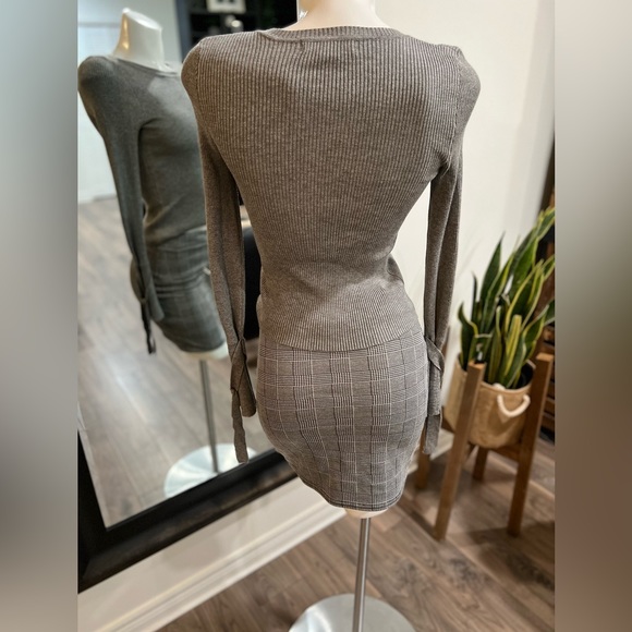 BH plain mini skirt - Picture 5 of 7